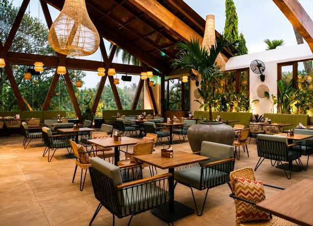 Botanica Indoor Seating Wide 3