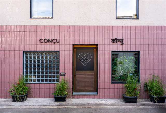 Concu Colaba Communal Table