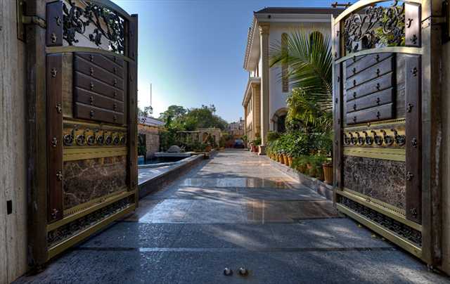 Motison Bungalow Gate